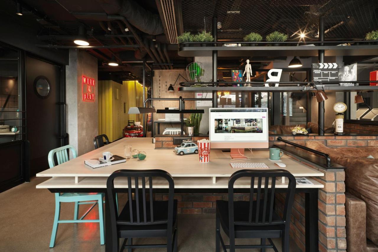 Moxy Belgrade Hotel Exterior foto